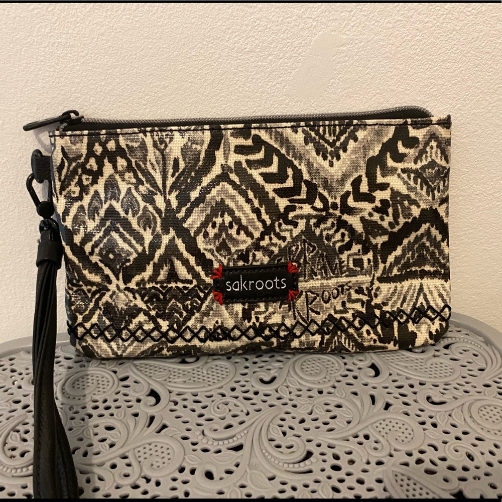 Sakroots Black and White Wallet with Battery Bank  Built In New